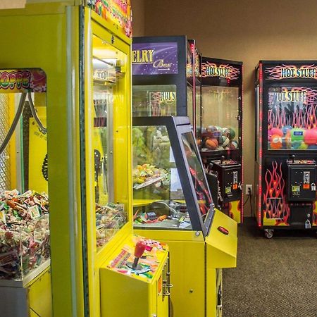 コンフォート イン アンド スイーツ ワッズワース Wadsworth エクステリア 写真